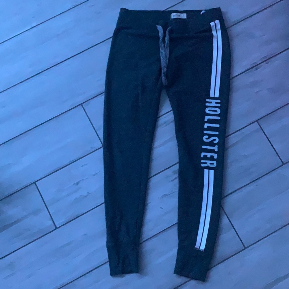 Gray joggers from hollister that are a size small